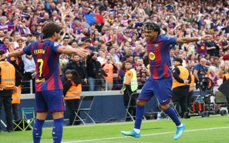 برشلونة يهزم إسبانيول ويُرسّخ صدارته للدوري الإسباني